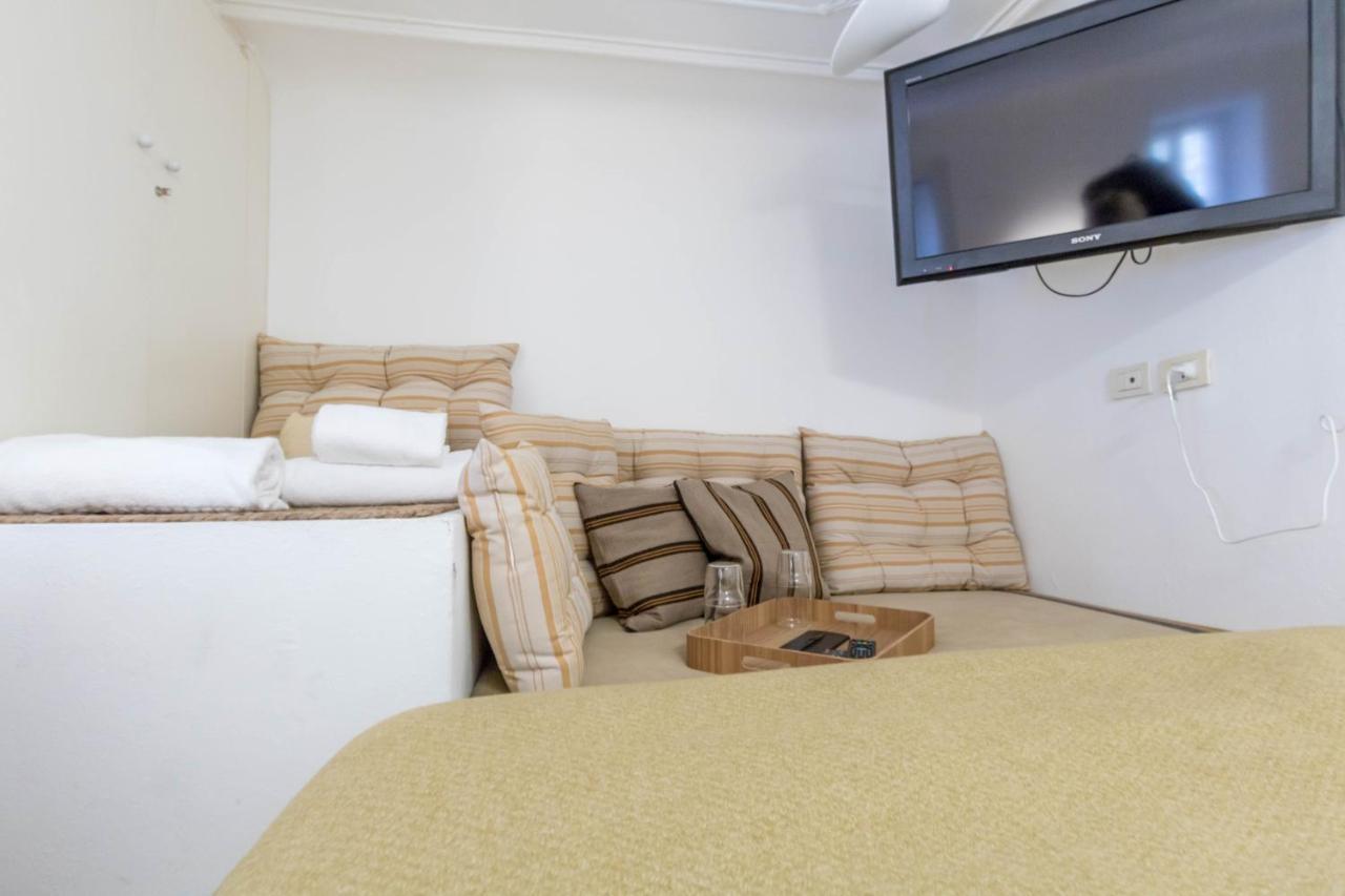 Апартаменти Joivy Modern Studio Near City Centre Мілан Екстер'єр фото