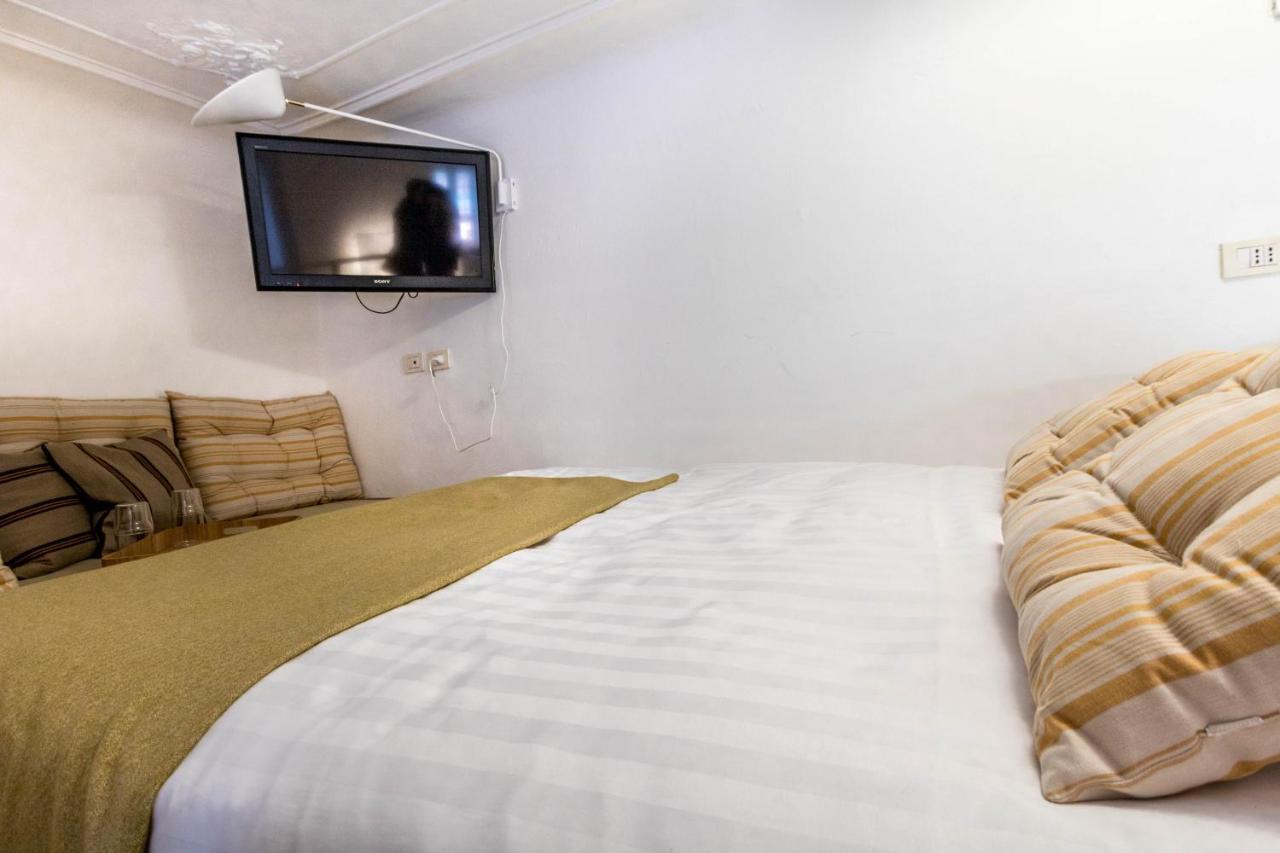 Апартаменти Joivy Modern Studio Near City Centre Мілан Екстер'єр фото