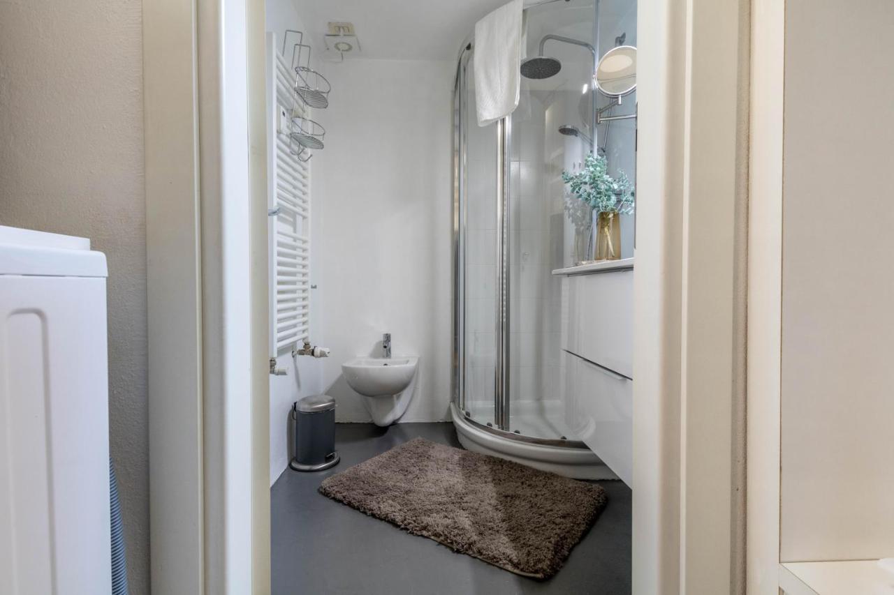 Апартаменти Joivy Modern Studio Near City Centre Мілан Екстер'єр фото
